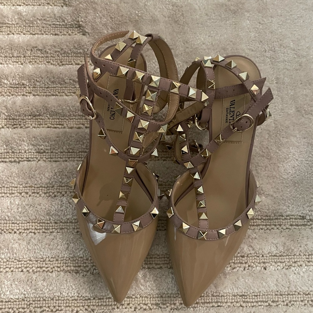 Valentino rockstud 65 patent leather pumps heels 2.5 inches